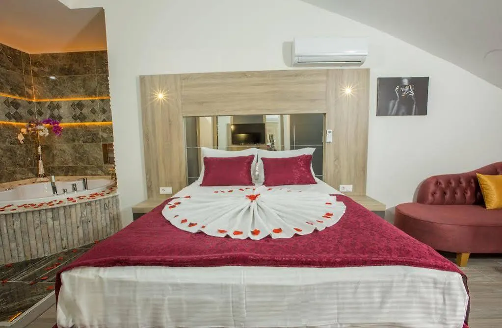 Elanis Suites Antalya 3*,